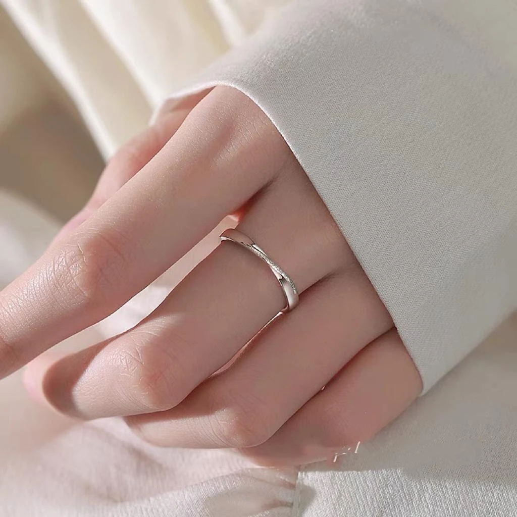 足银戒指 莫比乌斯环戒指女轻奢小众设计食指素圈指环开口时尚