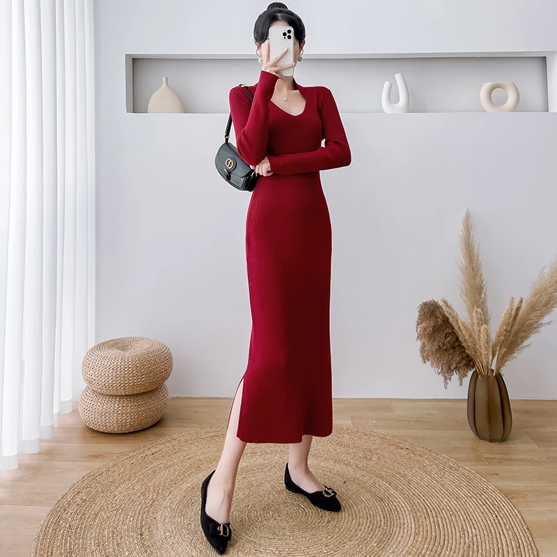 #T29红色针织连衣裙女秋冬新款v领打底内搭修身显瘦长款毛衣裙