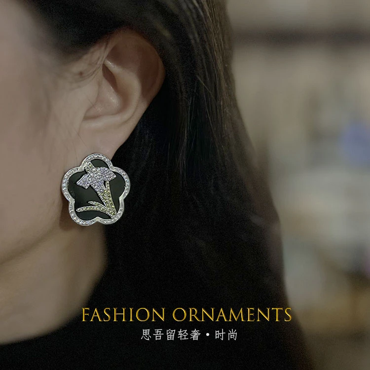 铜合金耳饰 1038 复古 气质 花朵黑色时尚 精致设计师大耳钉