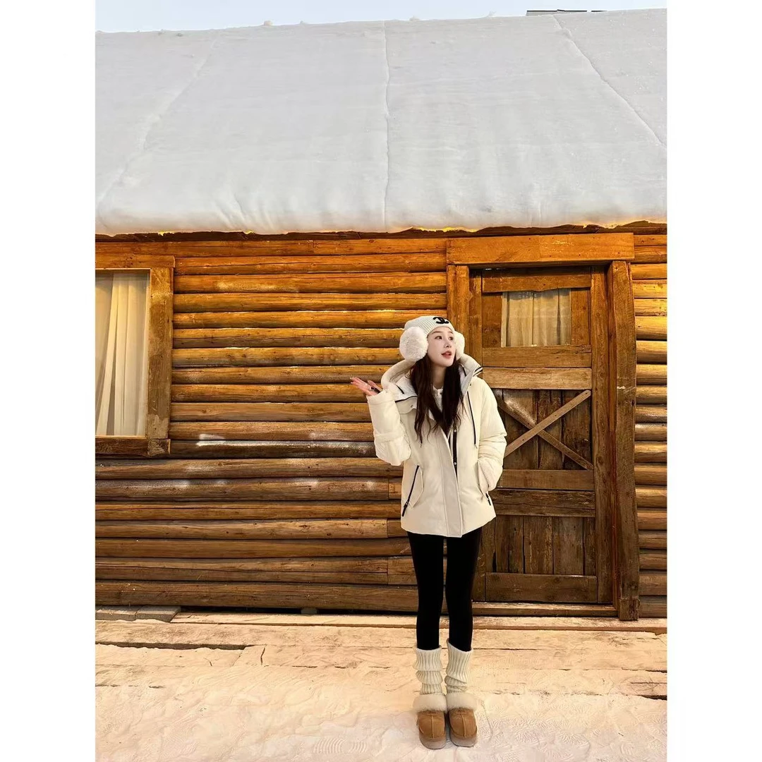 CANTIILAR “麦凯绮”颗粒绒拼接90白鸭绒连帽加厚羽绒服8380