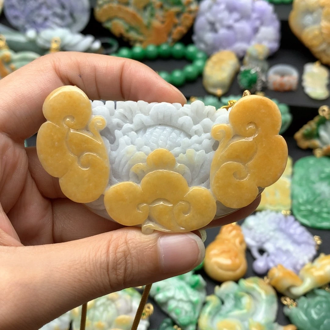 翡翠颈饰未镶嵌翡翠