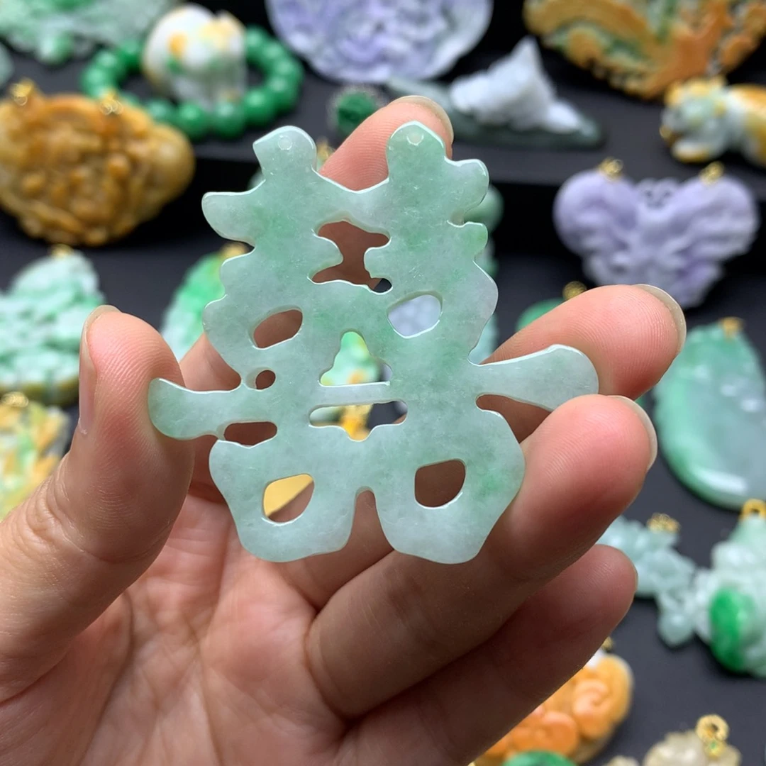 翡翠颈饰未镶嵌翡翠