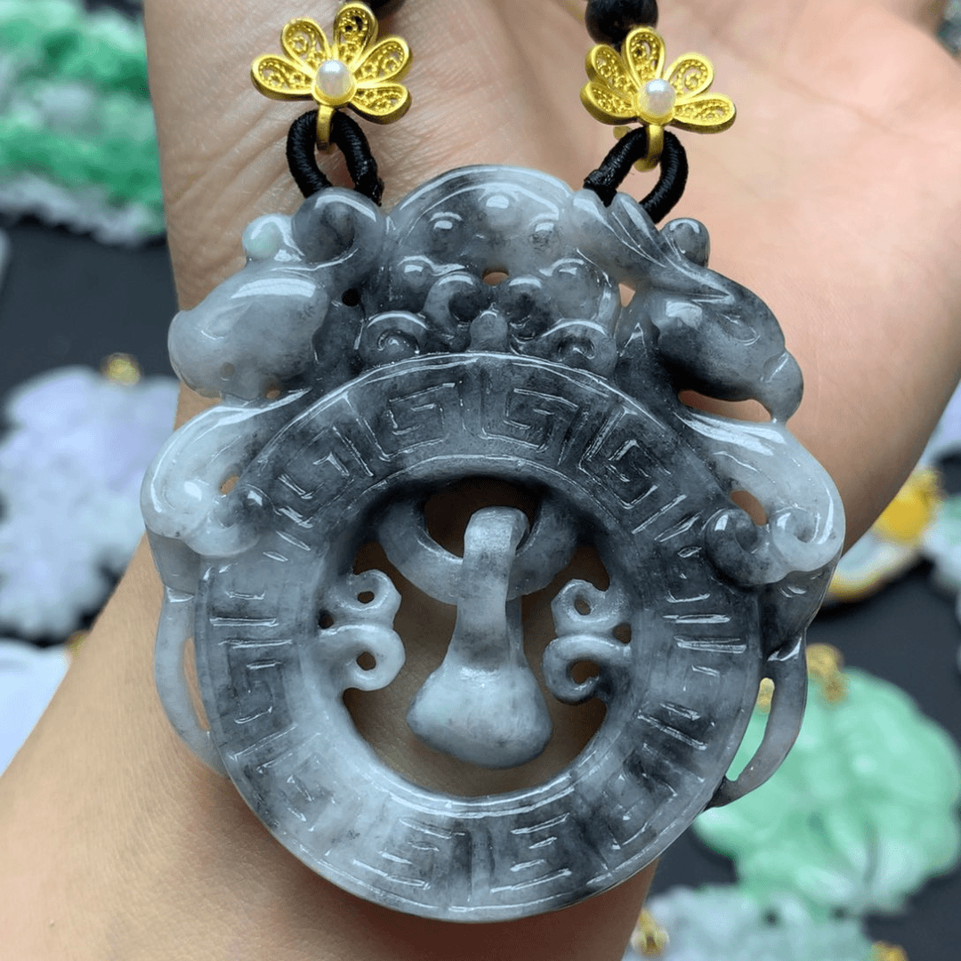 翡翠颈饰未镶嵌翡翠