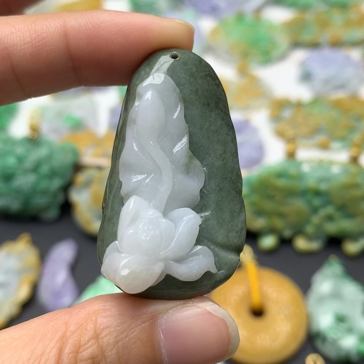 翡翠颈饰未镶嵌翡翠