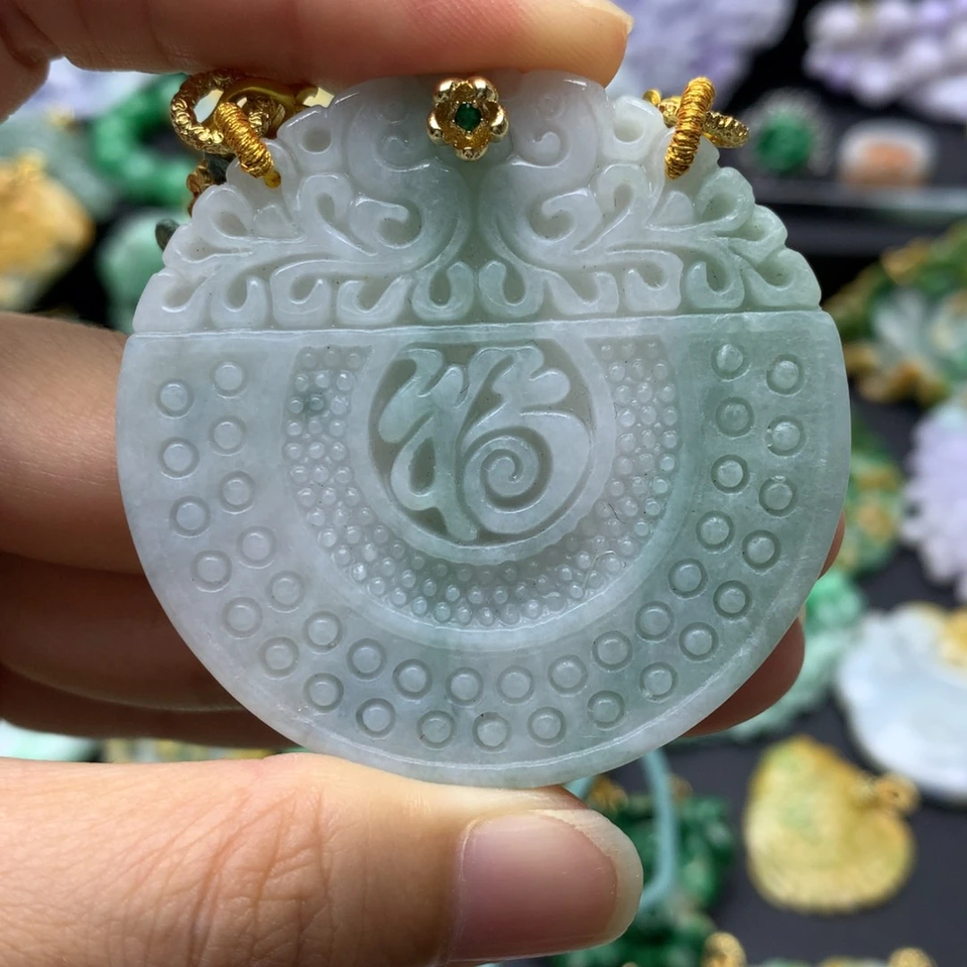 翡翠颈饰未镶嵌翡翠