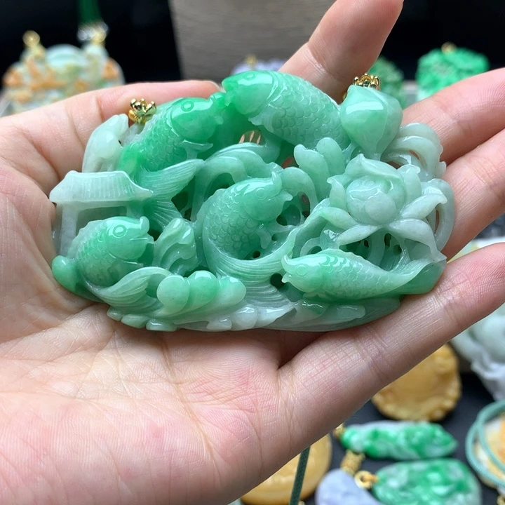 翡翠颈饰未镶嵌翡翠
