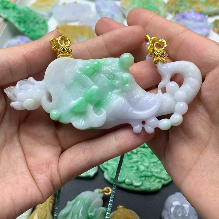 翡翠颈饰未镶嵌翡翠