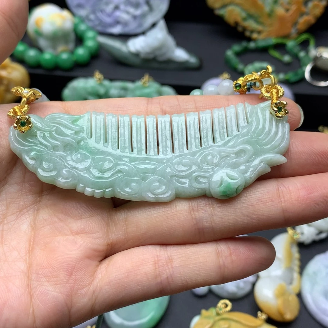 翡翠颈饰未镶嵌翡翠
