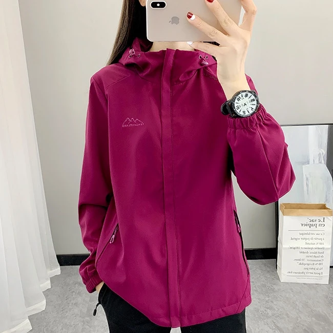 新款秋冬季双面穿冲锋衣女户外运动连帽防水防风徒步保暖厚款外套