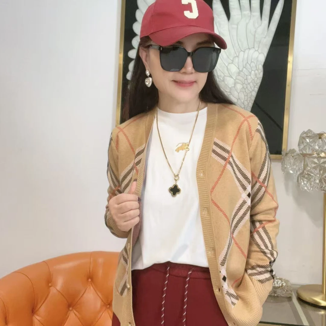 【薇姐粉丝】复古菱形格纹拼色桑蚕丝羊毛针织开衫Y24001