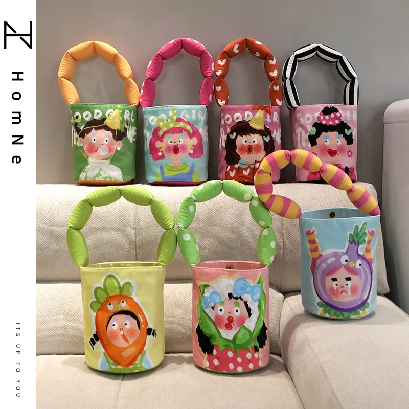 弘娜x仟精灵蔬菜系列可爱百搭个性卡通水桶包充棉肩带单肩手提包
