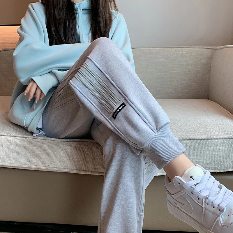 白色运动裤女宝藏衣橱秋冬薄款束脚显瘦卫裤美拉德哈伦休闲裤子