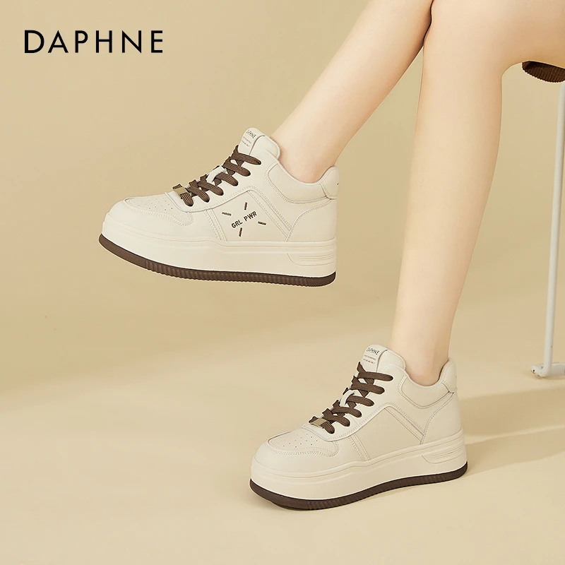 达芙妮雪地靴女厚底秋冬季2025新款高帮小白鞋休闲保暖板鞋二棉鞋