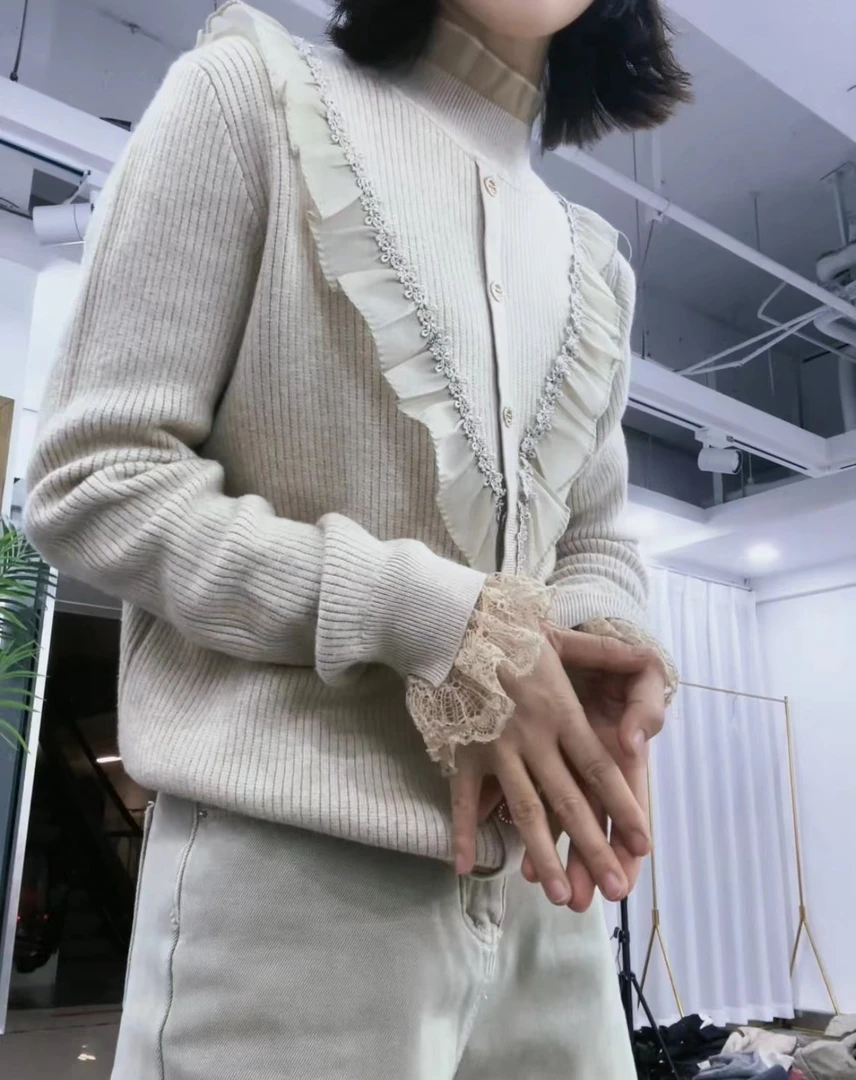 大尚同款蕾丝袖加厚绒毛衣（清）