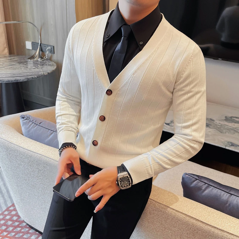 秋冬英伦针织衫V领韩版修身纹理感通勤商务百搭开衫高档毛衣百搭