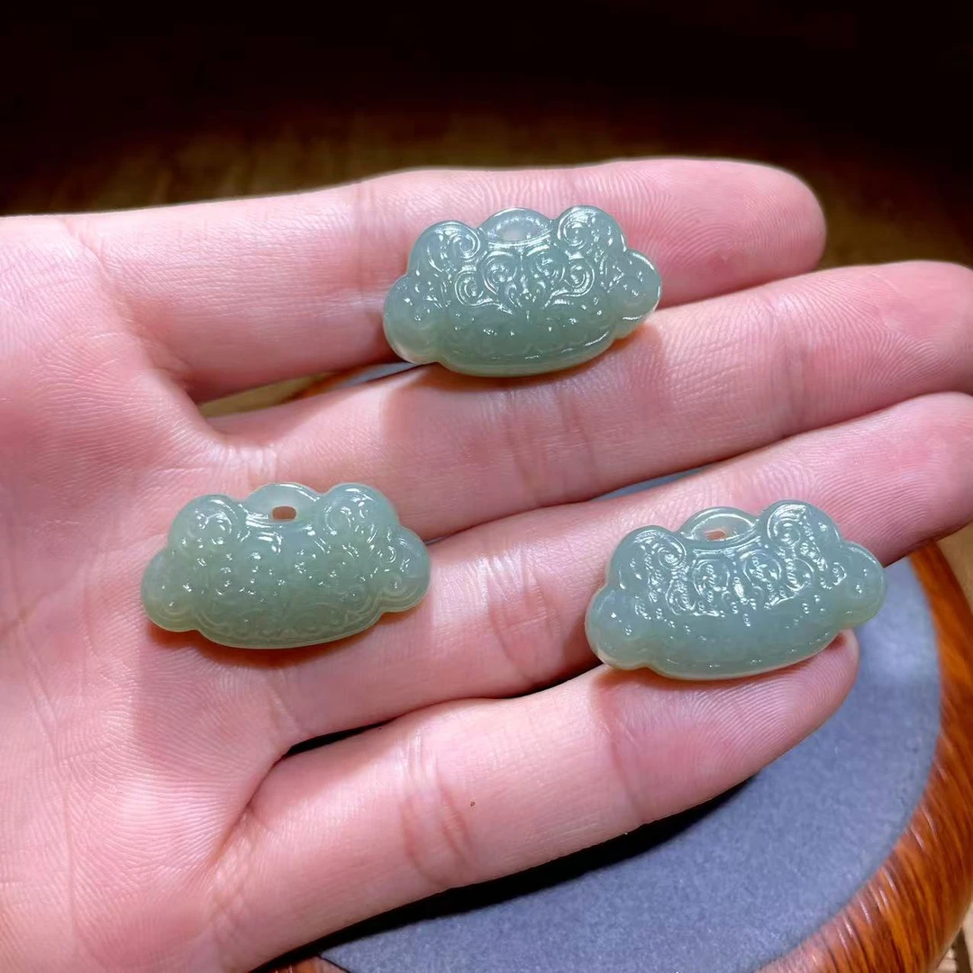 天然和田玉如意锁挂件手工雕刻时尚气质精美款多样性发货拍一发一