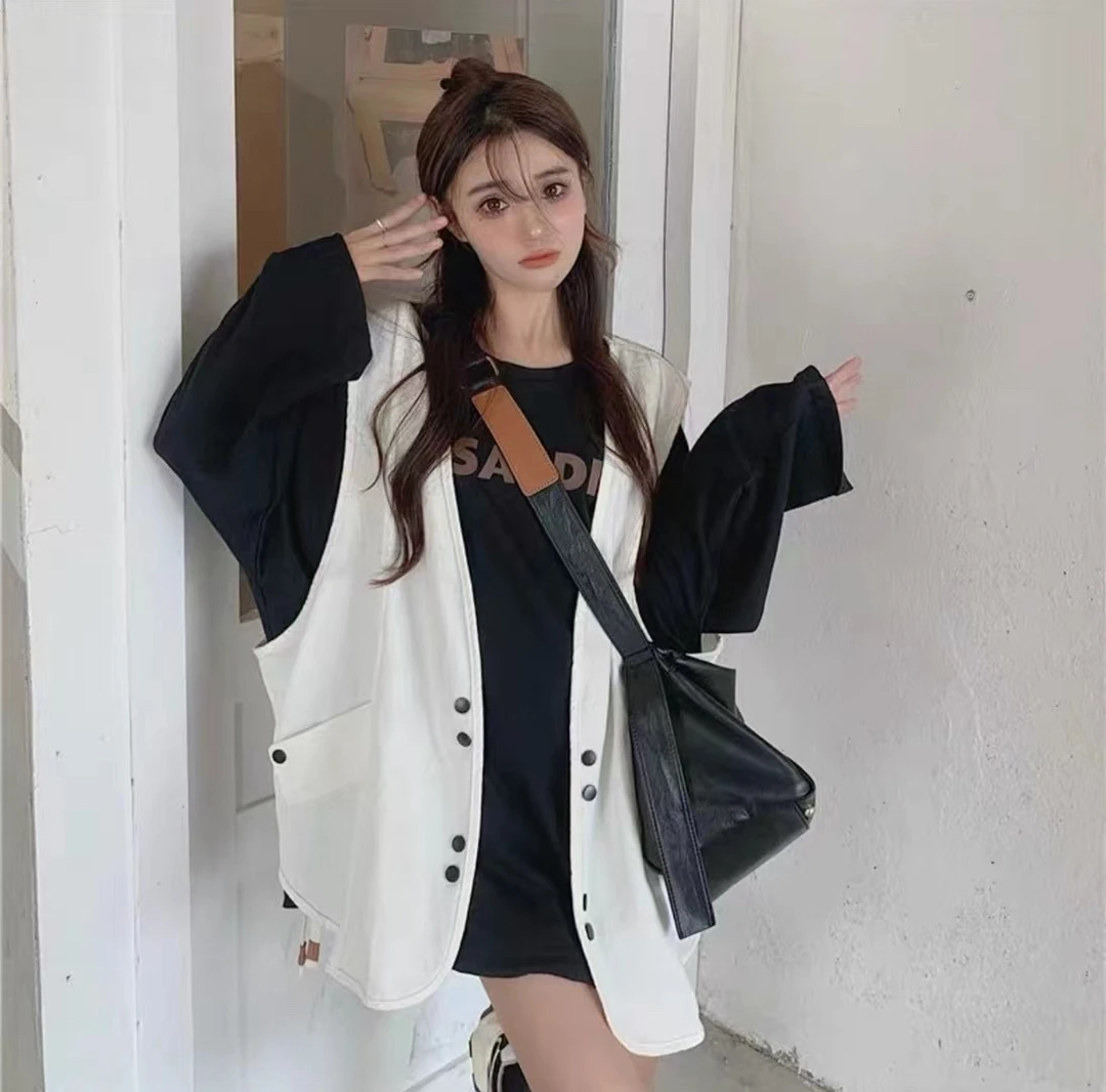 文艺时尚潮流马甲黑色白色