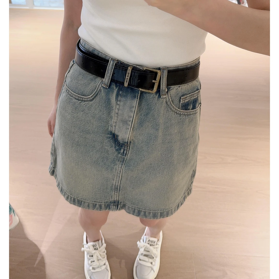 牛仔V字短裙 小允姐姐2024新款百搭休闲牛仔V字短裙