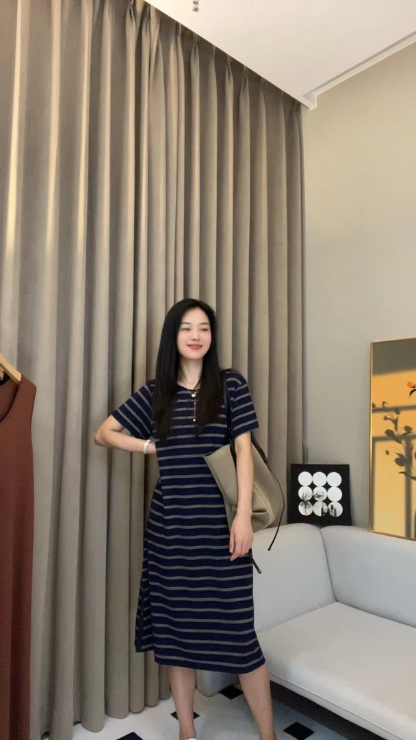 夏天显瘦时尚休闲气质条纹圆领连衣裙中长裙a字通勤831000