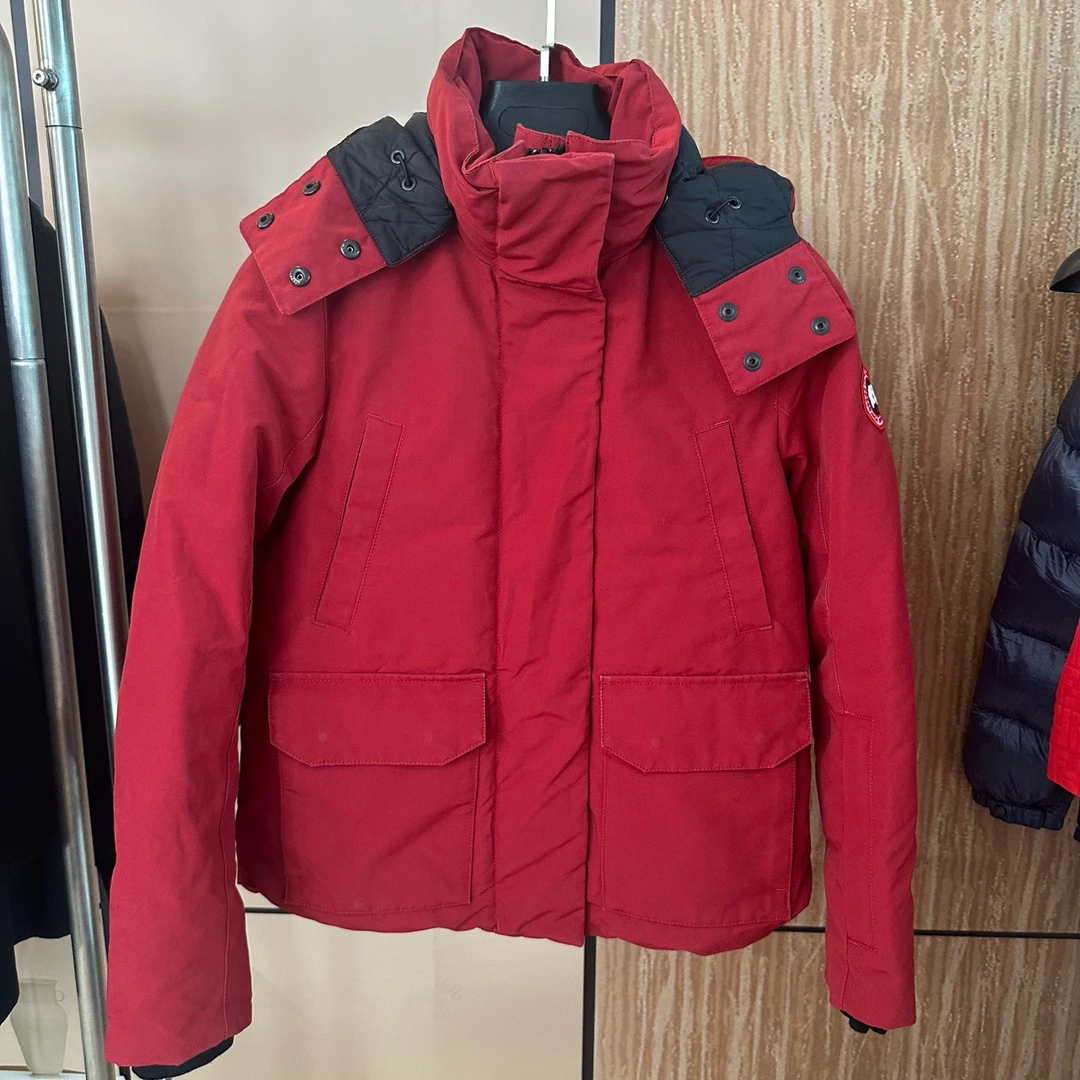 Canada Goose 加拿大鹅 红色短款羽绒服 XS码 98新