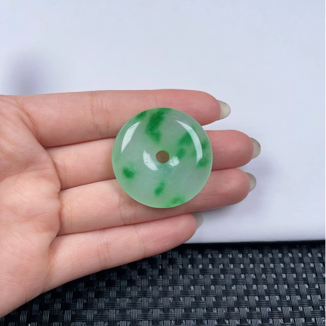 （珠宝严选）D083飘绿平安扣吊坠多样性发一