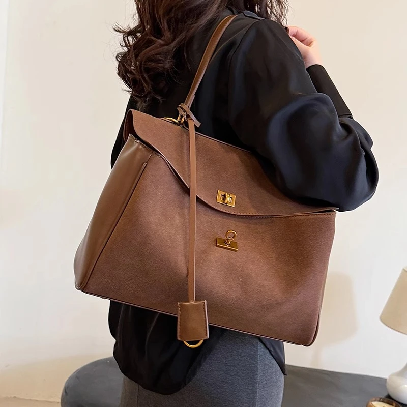 秋冬季复古磨砂包包女2024新款通勤单肩斜挎包磨砂皮面手提托特包