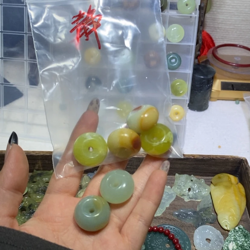 【闪购商品】蛇纹石玉颈饰未镶嵌25