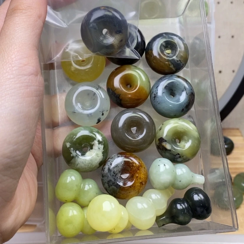 【闪购商品】蛇纹石玉颈饰未镶嵌80