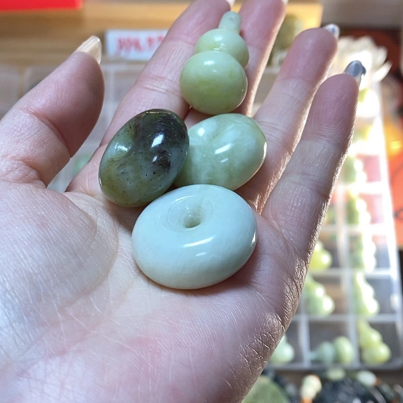 【闪购商品】蛇纹石玉手链合金18