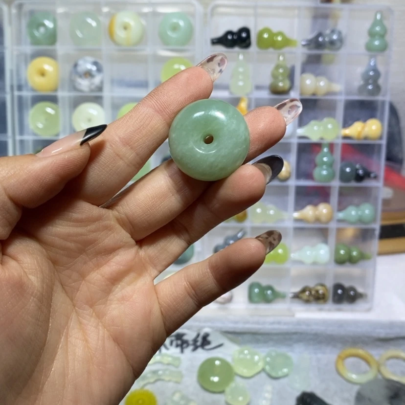 【闪购商品】蛇纹石玉颈饰未镶嵌49