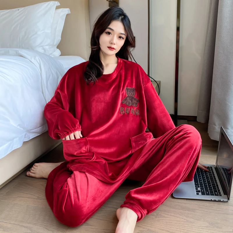 1小熊图案秋冬大码睡衣套装女士圆领胖MM200斤长袖长裤休闲家居服
