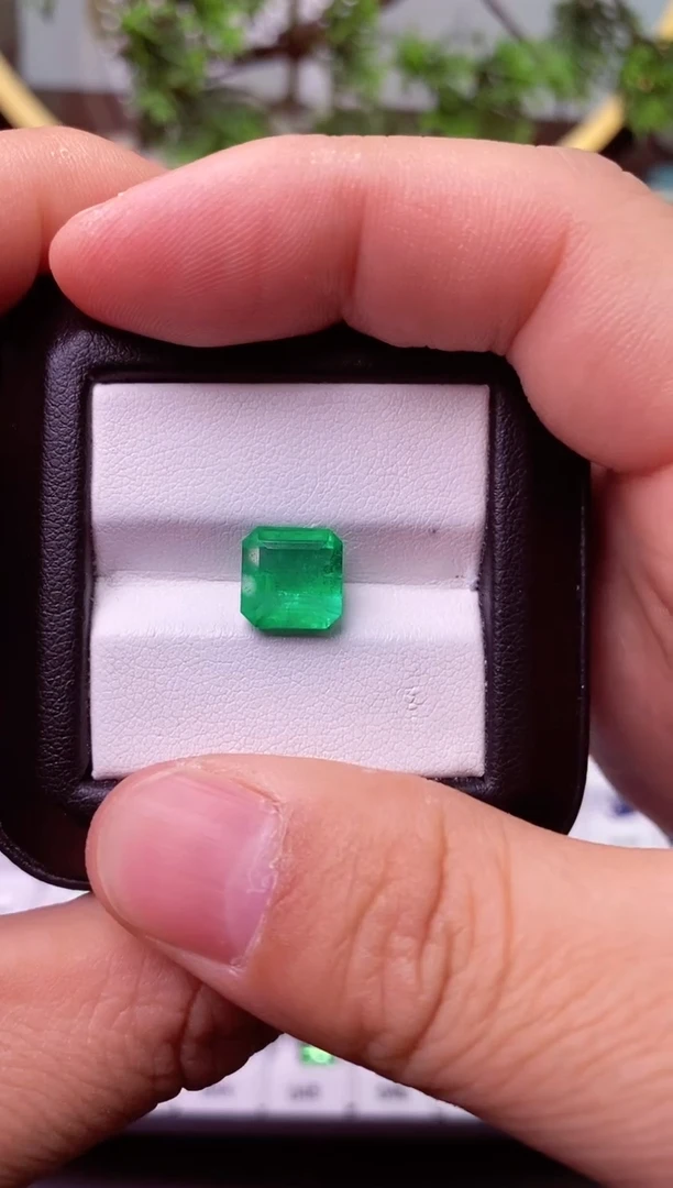 【闪购商品】祖母绿裸石未镶嵌3.92ct vvg微油 后卡吉尔德