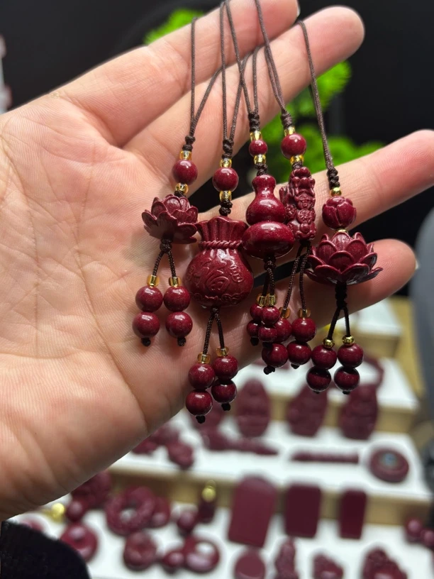 天然辰砂手工编绳朱砂手机挂件