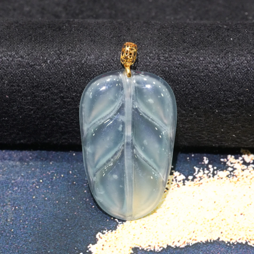 天然A货翡翠叶子吊坠18k金多样性发时尚气质精致百搭豪镶设计挂坠