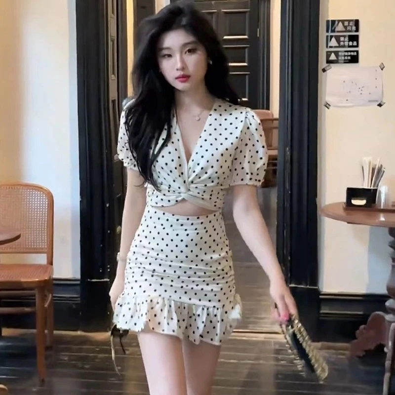 法式复古气质收腰套装女2024夏季新款波点设计感上衣半身裙两件套