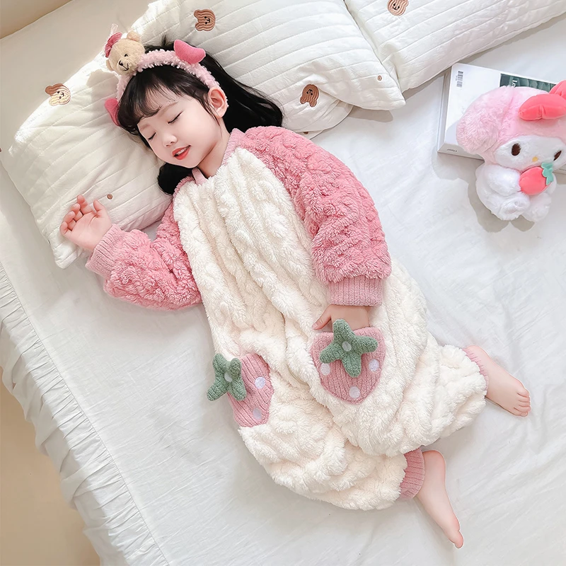 女童连体睡衣珊瑚绒秋冬新款儿童双层加厚法兰绒女宝宝冬款家居服
