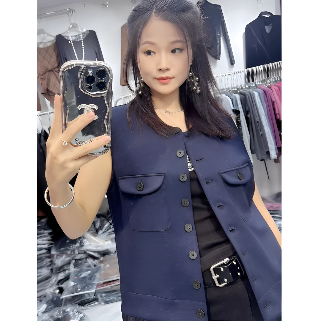 简约无袖圆领坎肩老钱风马甲女秋冬马甲上衣外套241210B