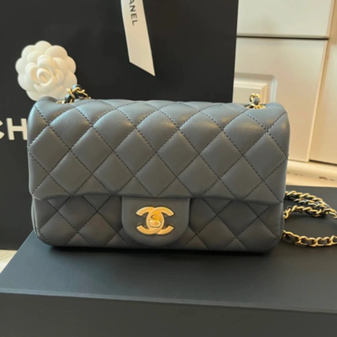 99新 Chanel/香奈儿 香奈儿灰色金球大mini 芯片款