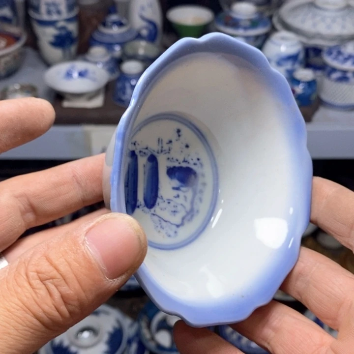 瓷片飞过你心中有光是吗