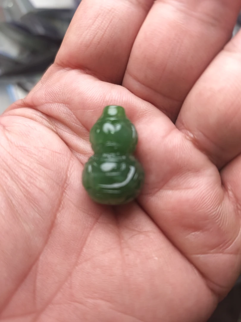 （383）天然和田玉挂件（葫芦）新疆和田玉碧玉手工立体雕刻