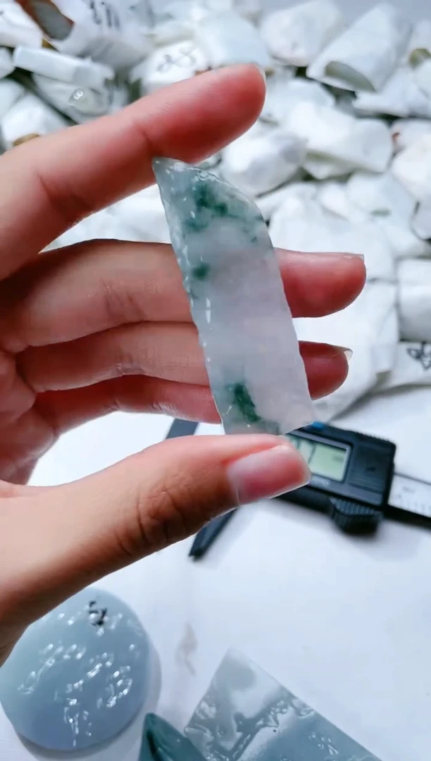 【闪购商品】翡翠颈饰未镶嵌翡翠