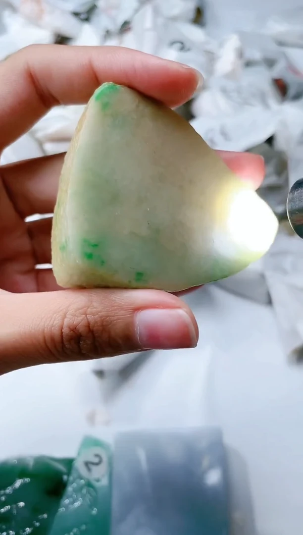【闪购商品】翡翠颈饰未镶嵌翡翠