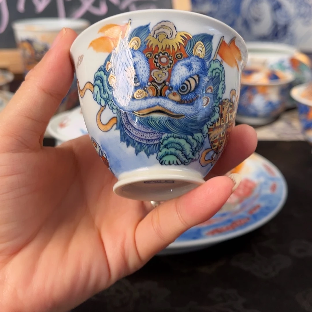 用****7金银斗彩猫咪醒狮杯子