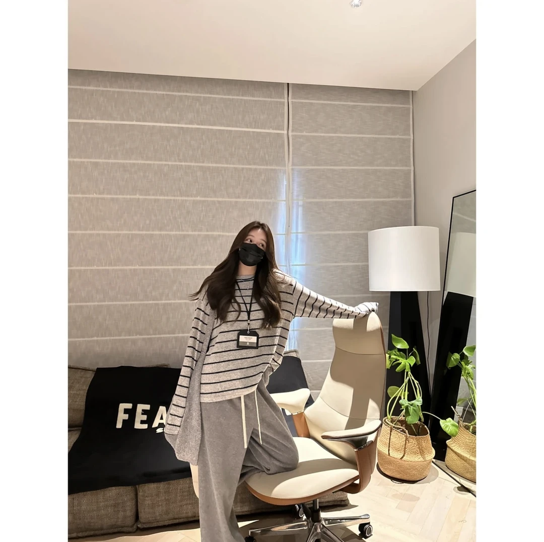 浅灰色条纹长袖内搭T恤女慵懒风宽松加厚打底衫