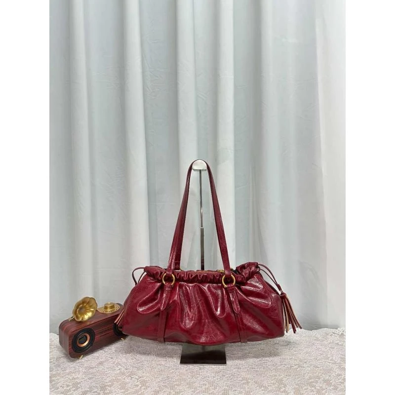 YAY女士潮流时尚包包2024新款单肩斜挎包-8811-安哥拉红