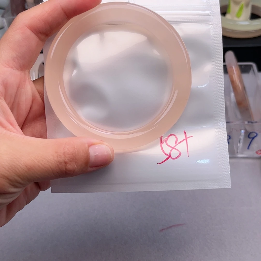 【闪购商品】石英质玉手镯未镶嵌百****满