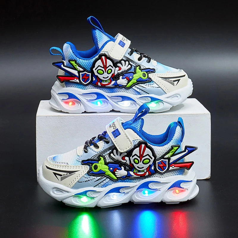 春秋新款男童网面透气运动鞋中小童儿软底跑步鞋儿童奥特曼带灯鞋