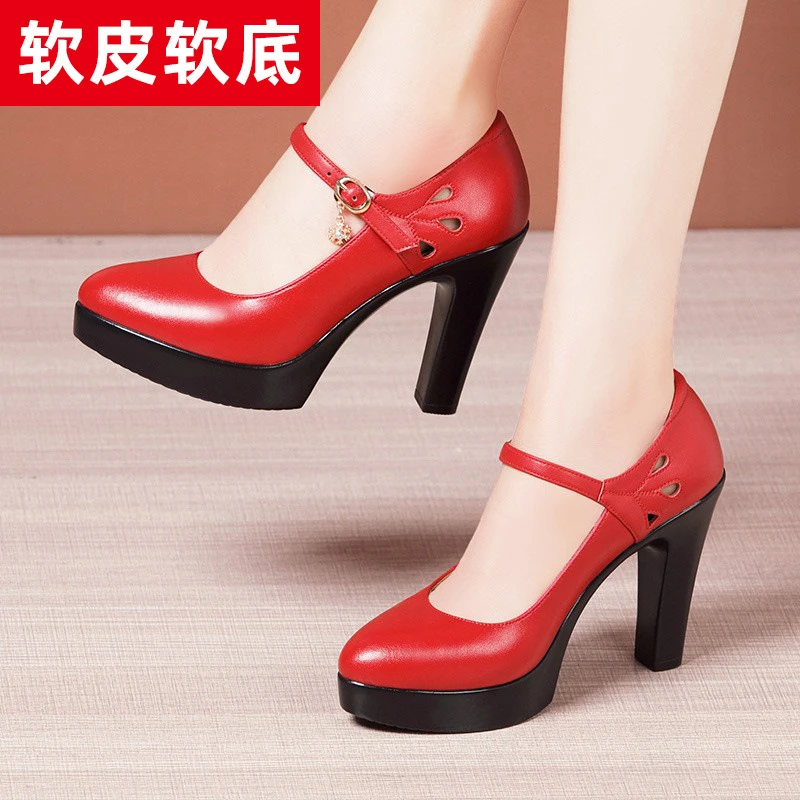中跟高跟红色女细跟厚底防水台尖头妈妈鞋软底浅口软皮走秀鞋大码