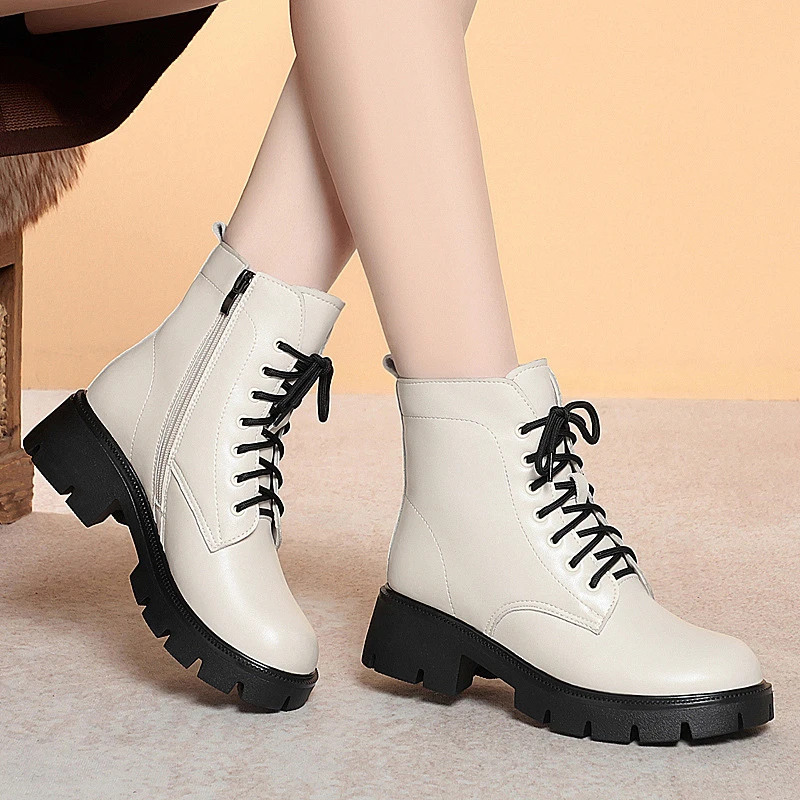 秋冬季百搭加绒粗跟短靴中跟厚底马丁靴加大码时尚英伦风圆头单靴