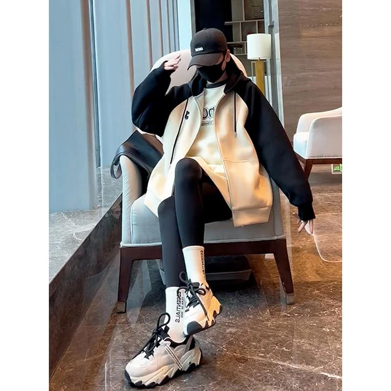 【万达撤柜】衫外套2023秋冬新款小众设计感撞色插肩袖连帽卫衣女